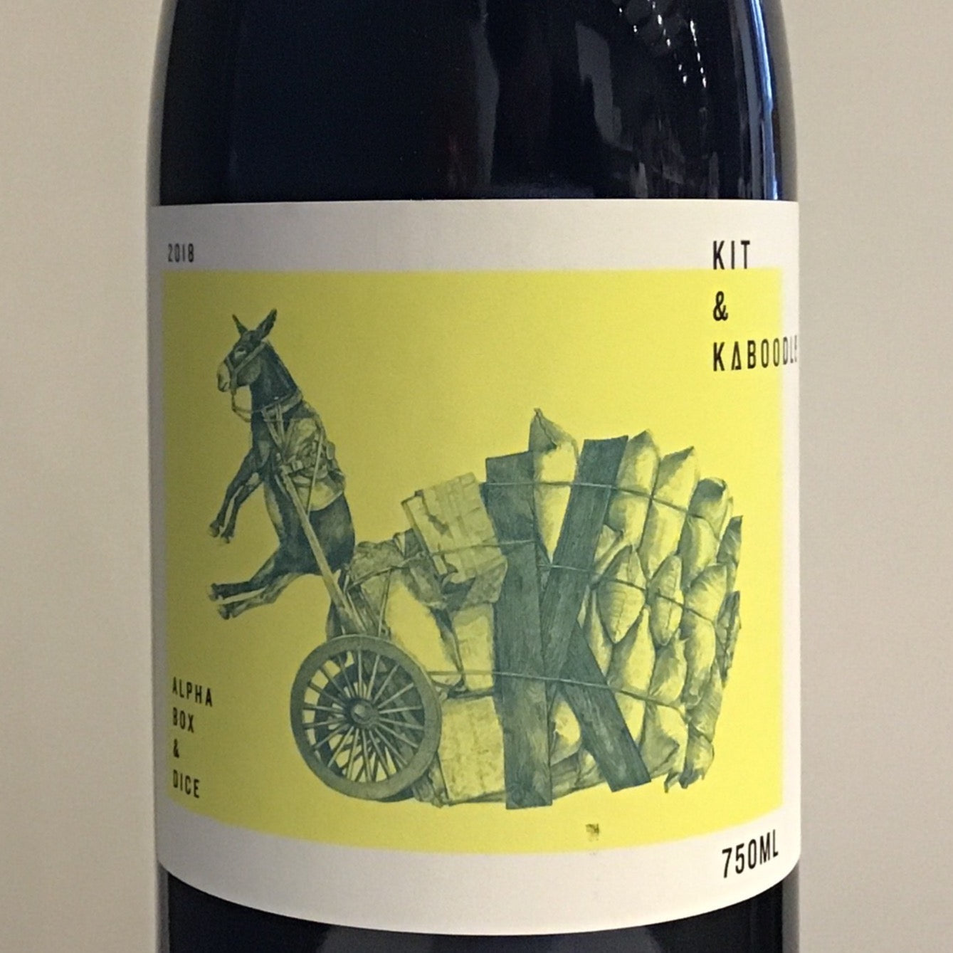 Alpha Box & Dice 'Kit & Kaboodle' - red blend