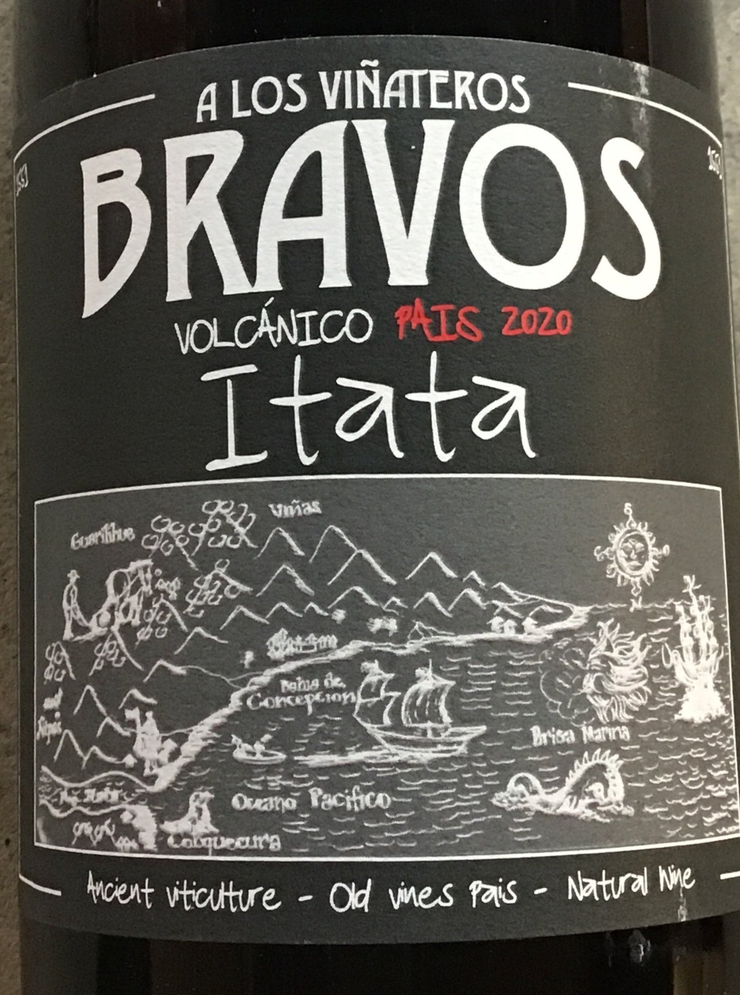 A Los Viñateros Bravos 'Volcánico' - País - Itata Valley